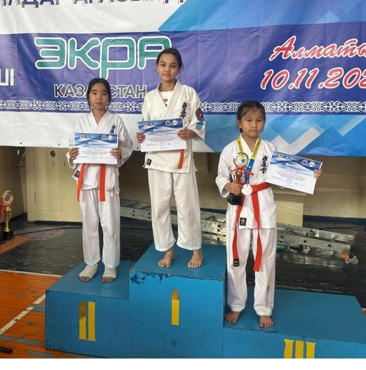 Поздравляем Таирову Анису, ученицу 6А класса КГУ ОШ № 121, с победой на городском турнире по каратэ в Алматы!