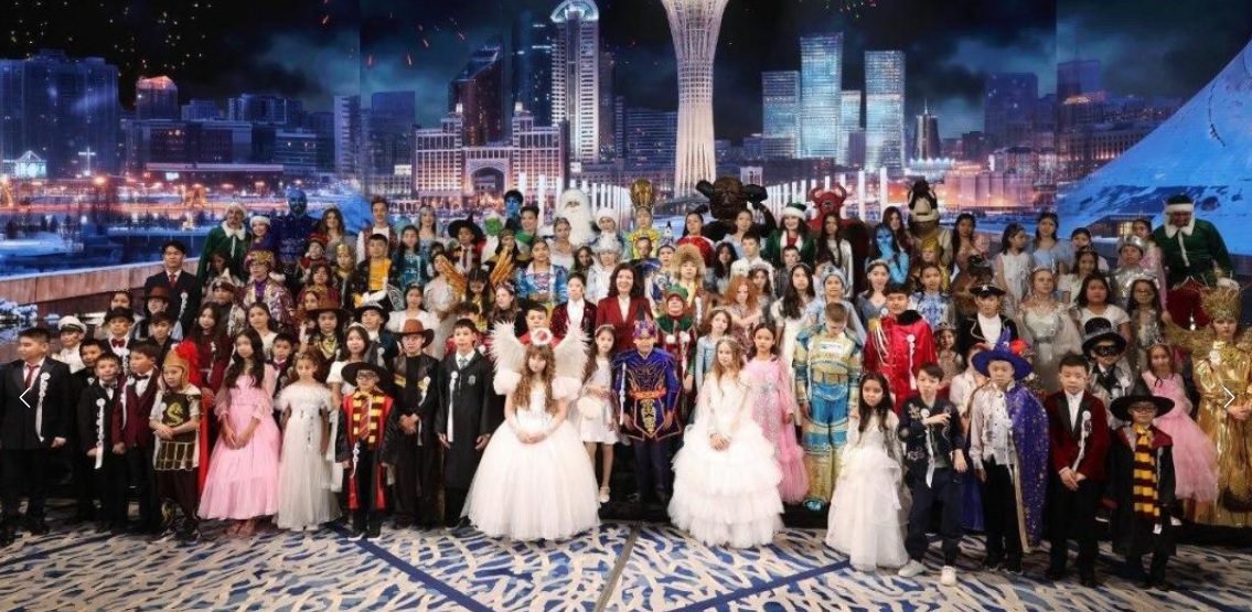 Бүгін еліміздің әр өңірінен жиналған жүз бала Президенттік шыршаға қатысты.